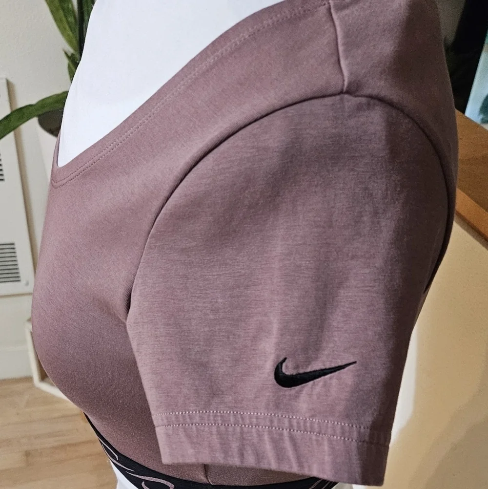 Nike Essentials Swoosh Taping Crop Top Women’s Size S Blush Pink EUC